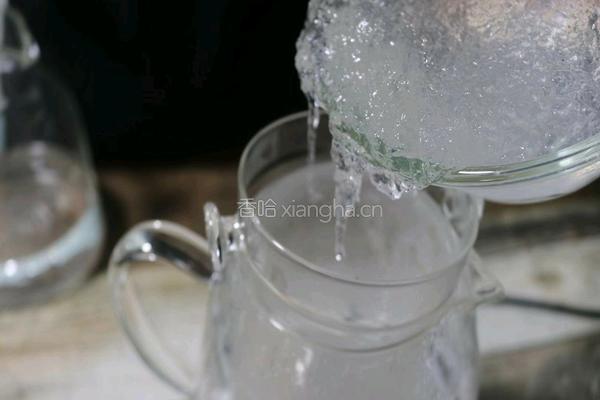 红枣枸杞炖雪燕的做法图解4