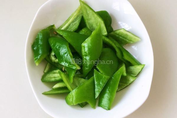 风味土豆块的做法图解2