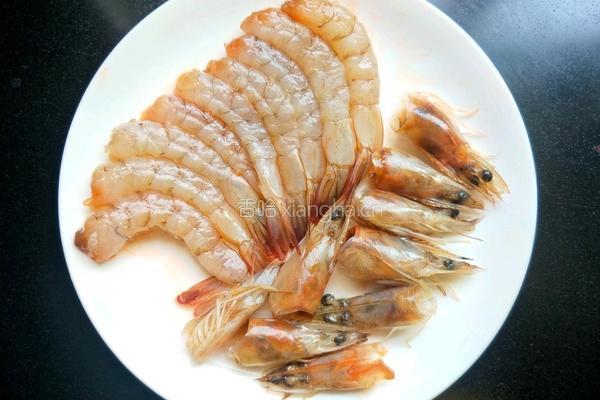 茄汁虾仁菌菇汤的做法图解6