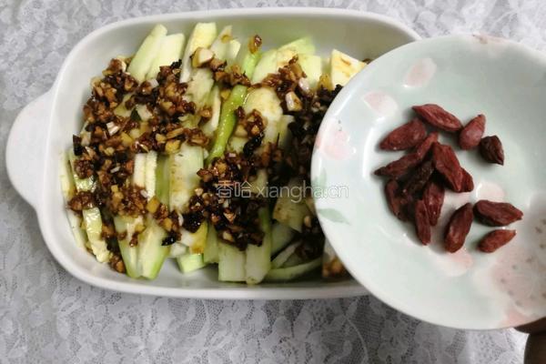 枸杞蒜香蒸丝瓜的做法图解14