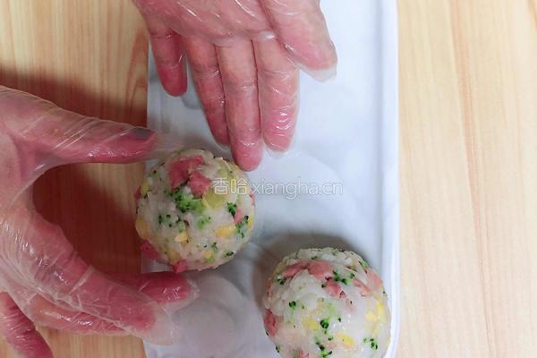 西兰花玉米芝士饭团的做法图解12