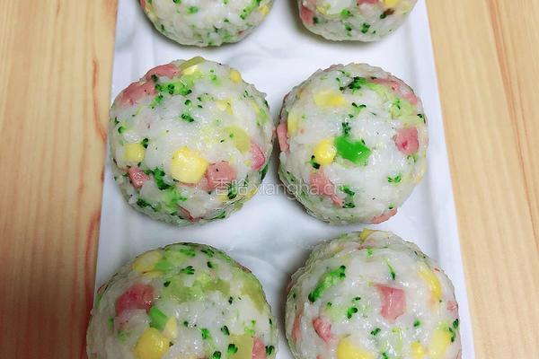 西兰花玉米芝士饭团的做法图解13
