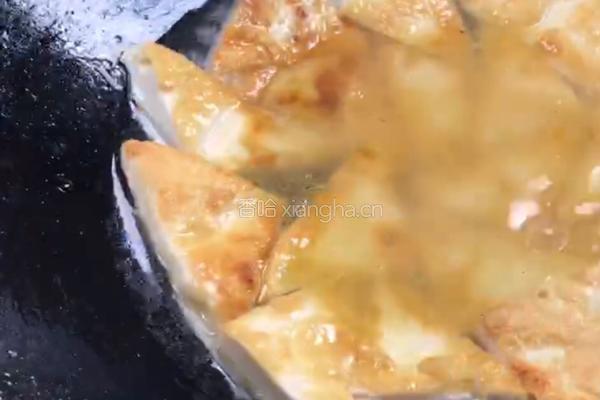 木耳芹菜烧豆腐的做法图解7
