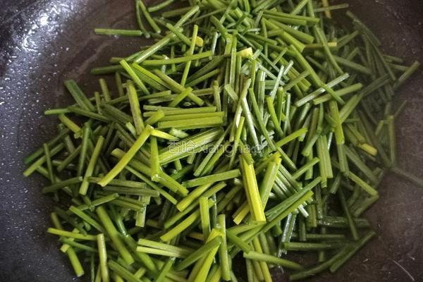 韭苔炒鸡蛋的做法图解7
