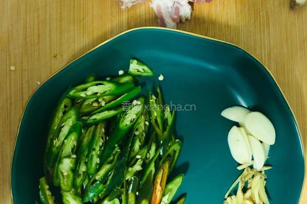 小炒肉片的做法图解1
