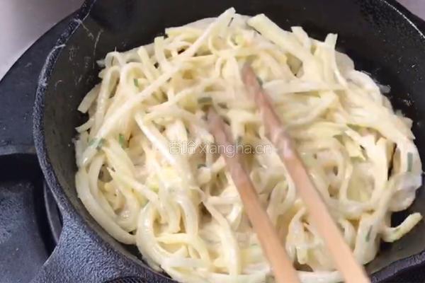 土豆丝饼的做法图解7