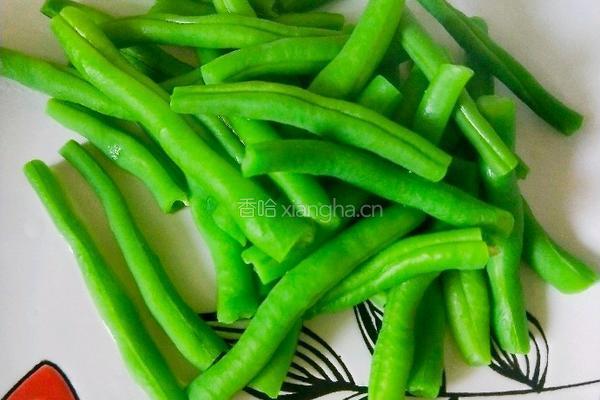 酱闷豆角的做法图解1