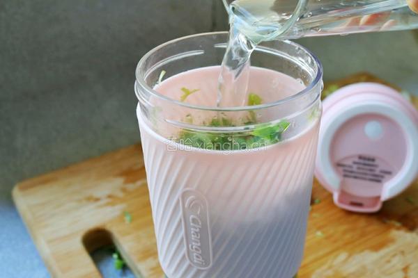 蜂蜜苦菊汁的做法图解4