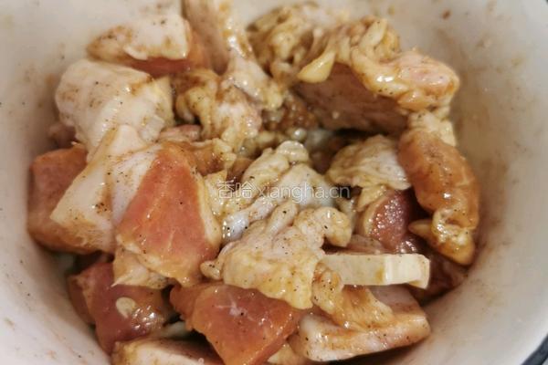 猪肉白菜炖粉条的做法图解2