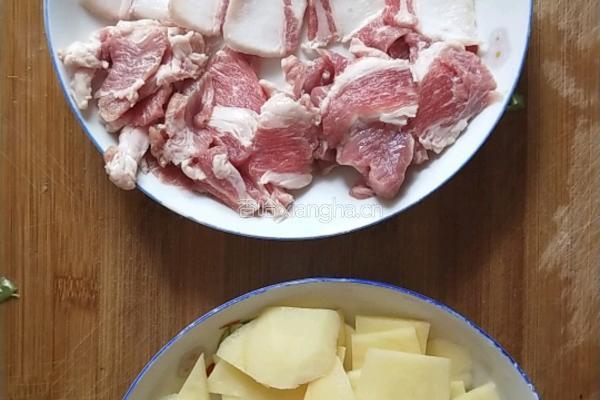 干锅土豆片的做法图解2