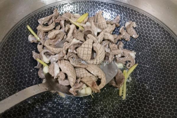 猪心腰花炒蒜苗的做法图解10