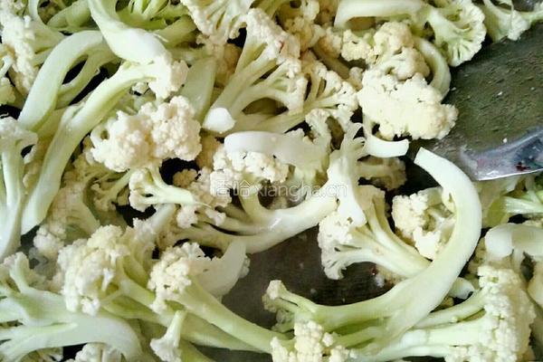 孜香辣味花菜的做法图解4