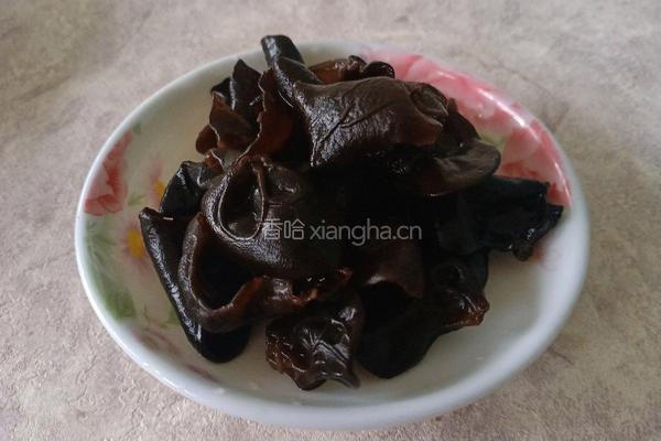 胡萝卜木耳炒山药的做法图解4