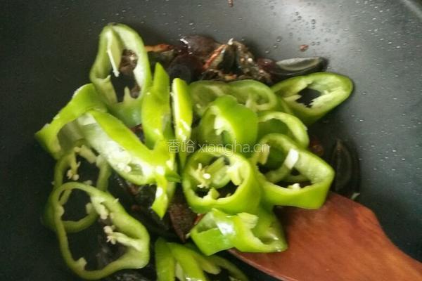 皮蛋炒辣椒的做法图解6