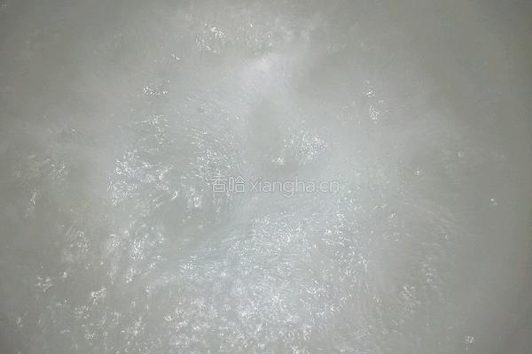 青菜排骨汤面的做法图解1
