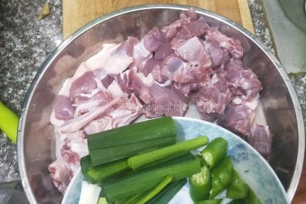 焖鸭肉的做法图解2