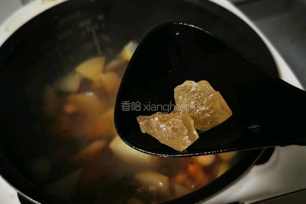 桃胶川贝炖雪梨的做法图解9