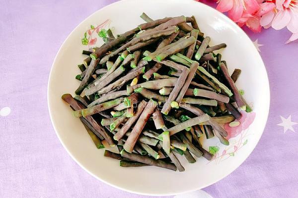 红豆角炒蒲菜的做法图解7