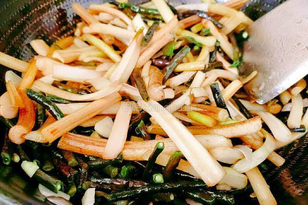 红豆角炒蒲菜的做法图解13