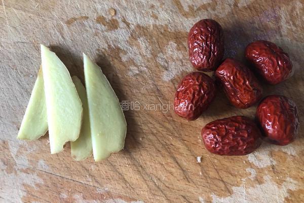黄豆莲藕排骨汤的做法图解3