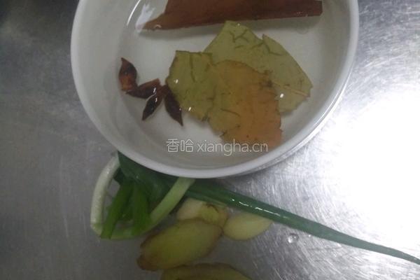 酱香鸭腿的做法图解1