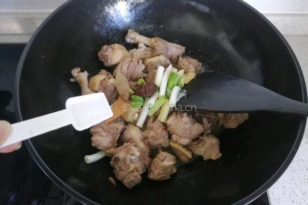 玉米鸭腿煲的做法图解11
