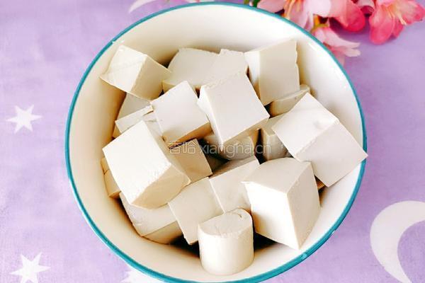 平菇豆腐汤的做法图解3