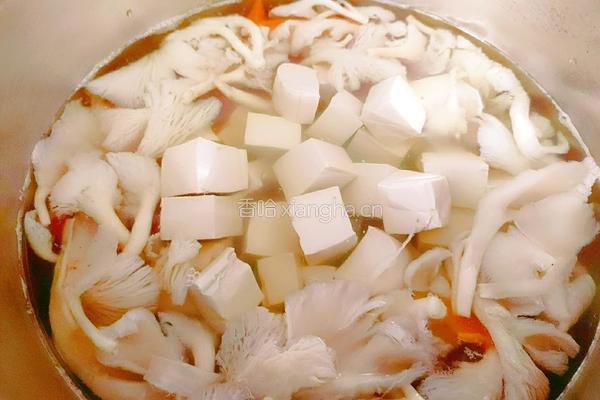 平菇豆腐汤的做法图解9