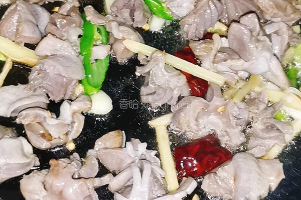 鸡杂炒芹菜的做法图解7
