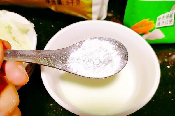香蕉牛奶米饭煎饼的做法图解3