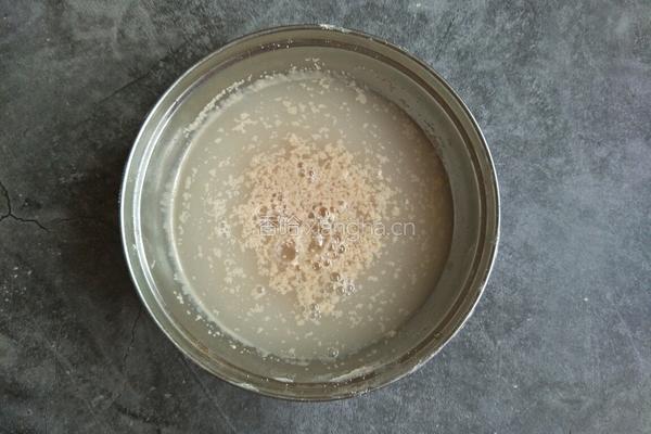 枣香发面饽饽的做法图解2