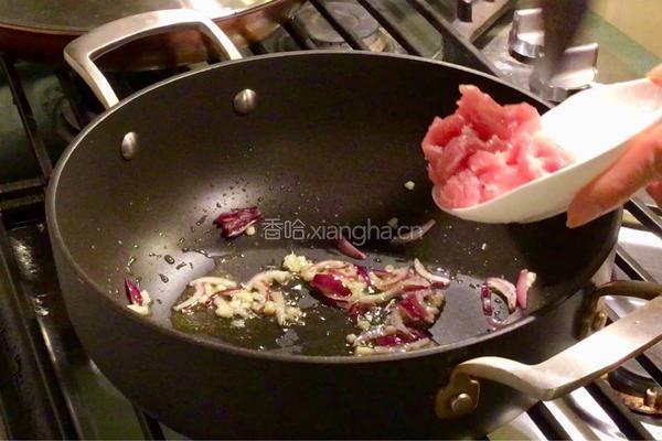 清淡型肉丝炒茄子的做法图解7
