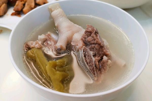 苦瓜鸡爪排骨汤的做法图解6