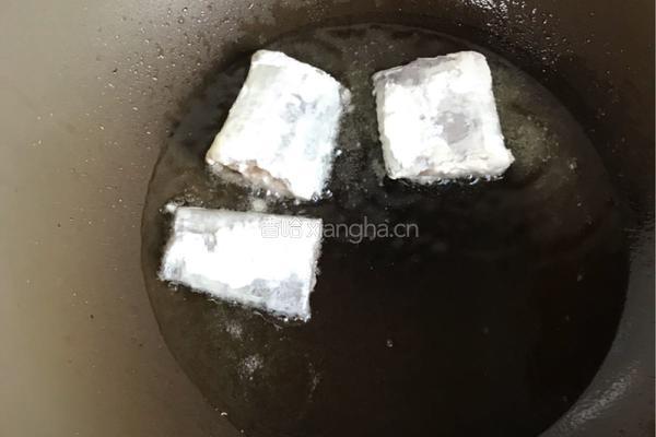 糖醋带鱼的做法图解8