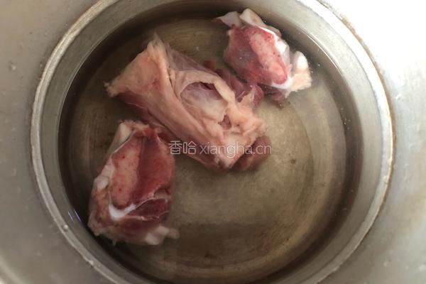 薏米冬瓜筒骨汤的做法图解4
