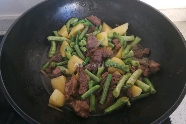 土豆豆角炖牛肉的做法图解13