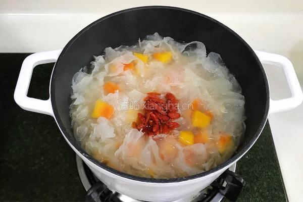 木瓜银耳莲子汤的做法图解7