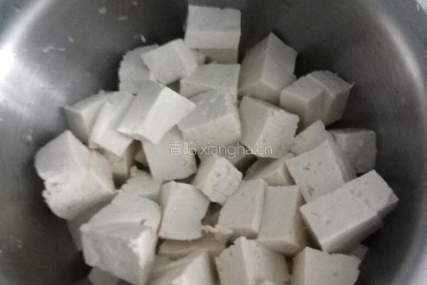 凉拌豆腐的做法图解1