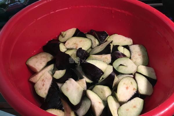 酱爆肉沫茄子的做法图解1