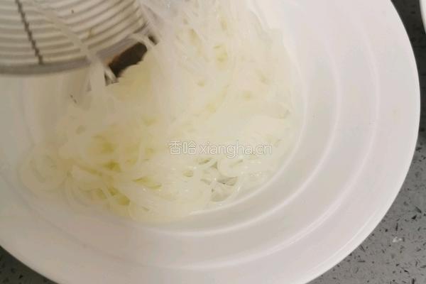 三鲜鸡汤米线的做法图解15