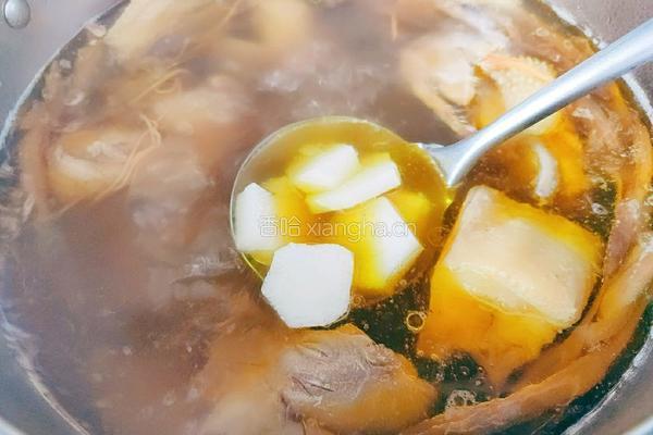 黄花菜虫草花炖鸡汤的做法图解13