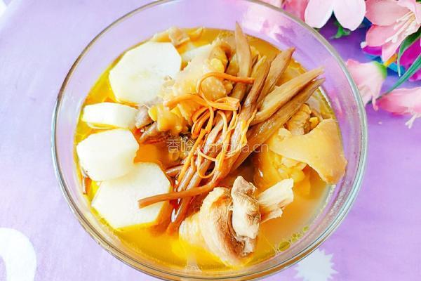 黄花菜虫草花炖鸡汤的做法图解16