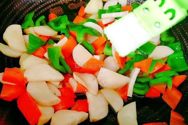 胡萝卜青椒炒杏鲍菇的做法图解10