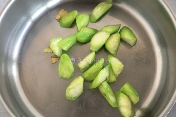 鲜虾丝瓜煲的做法图解6