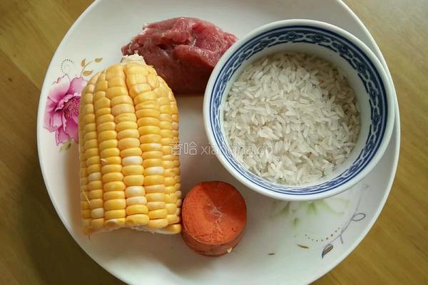 玉米胡萝卜肉片粥的做法图解1