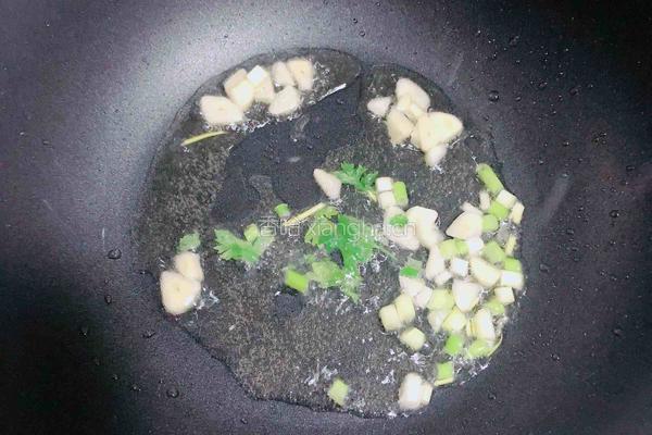 蟹味菇骨汤粉丝煲的做法图解4
