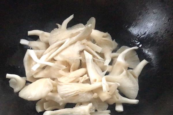 平菇鸡蛋汤的做法图解8