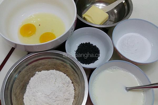 黄油芝麻鸡蛋卷的做法图解1