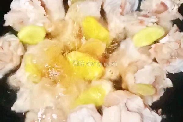 翅根炖土豆胡萝卜的做法图解4