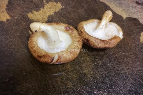 香菇瘦肉粥的做法图解2